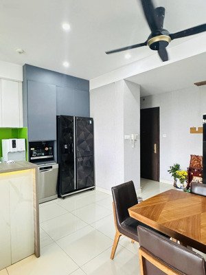 chính chủ cần bán căn góc, tầng 21, tháp sav1 the sun avenue, view rất đẹp.