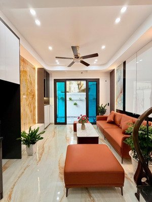 hiếm 33m2 ở đường nhổn, 6,85 tỷ, 3pn, 5 tầng, mặt tiền 4m,15m ra phố, pháp lý đầy đủ