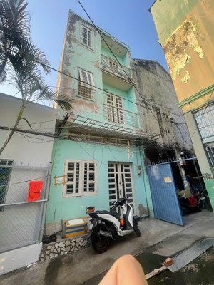 bán gấp bán rẻ nhà hẻm xe hơi gần ngay cầu phú xuân. đt 4,3x13m. giá chỉ 4.6 tỷ