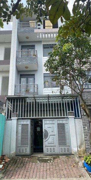 rẻ vô địch - chính chủ bán nhà 4 tầng khu dân cư intresco kiên cố chủ tự xây 100m2 nhỉnh 8 tỷ.