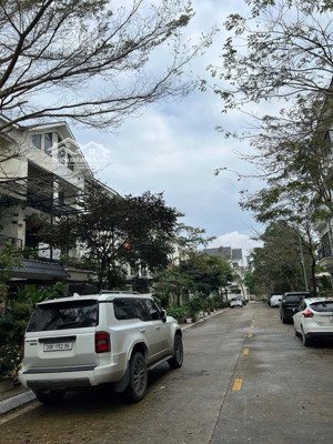 em còn căn duy nhất geleximco dt 120m2, 4 tầng, mt 6m, 24ty8