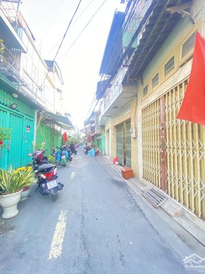 hiếm nhà mặt tiền bình tân giá tốt chốt nhanh chủ bán gấp giảm ngay 400 triệu
chỉ: 2tỷ1- d