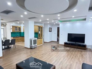 gia đình cần bán căn hộ 141m2, 3 ngủ, 2wc + khách bếp tầng 8 đô thị sài đồng - phúc lợi - hà nội