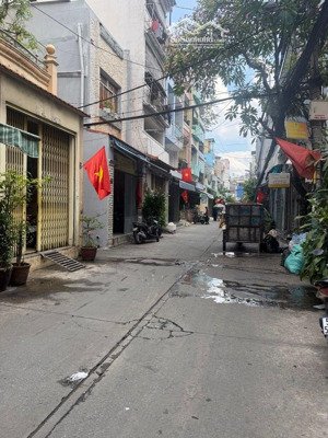 b.án nhà đẹp 4 tầng - nội thất sang xịn - xe hơi có thể đến cửa - hẻm trước nhà 5m - ông ích khi