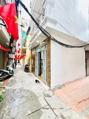 nhỉnh 6 tỷ có nhà lô góc 5 tầng 3 ngủ mặt ngõ rộng thông ô