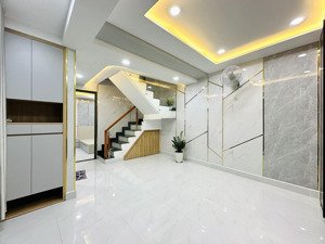 bán gấp nhà riêng 50m2, 8,1 tỷ tại đoàn thị điểm, cách 1 căn ra hẻm xe tải, p 1, q phú nhuận, hcm