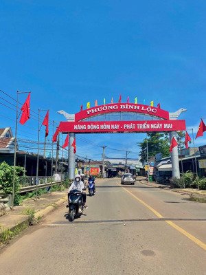 cần bán gấp đất 2 mặt tiền đường vào ô tô kẹp đôi