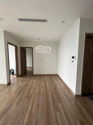 cần bán căn hộ 2pn 2wc 67m2 nguyên bản ban công đn view hồ toà r1 onsen ecopark.hl ạ