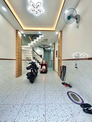 bán nhà đẹp hẻm xe hơi 6m đường cmt8 diện tích 42m2 - nhỉnh 8 tỷ