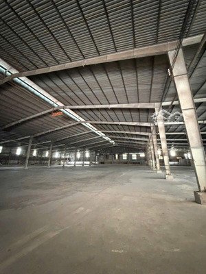 cho thuê kho 5000m2 giá rẻ 2usd/1m2 ở phường an phú tp thuận an bình dương hcm.