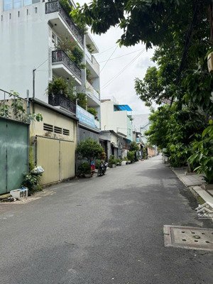 hot-bán nhanh lô đất(ngang 5) chung cư moonlight thủ đức-kdc hiện hữu-đông đúc-ô tô vào thoải mái