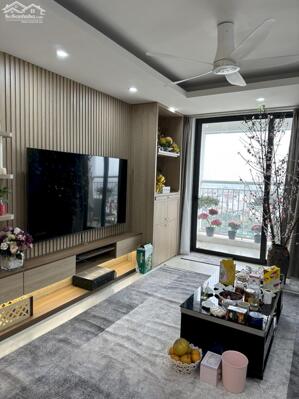 Cho thuê căn hộ chung cư Hoa Đào 713 Lạc Long Quân, Tây Hồ căn góc 120m 4pn full đồ