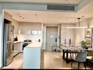 cho thuê căn 2pn +, căn góc 117m2 giá 95tr/th full nội thất miễn phí quản lý.