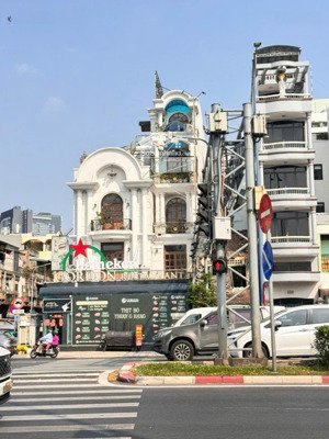 bán siêu phẩm village 7 tầng có hầm- 2 mt võ văn kiệt & trần đình xu, q.1- dt 7,1m*47m-hdt 800tr/th