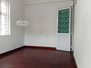 cho thuê phòng có thể ở hoặc làm văn phòng tại văn quán 2tr3/tháng