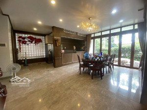 biệt thự phố nguyễn sơn 215m2- 4 tầng- 45 tỷ, ô tô tránh- sân vườn, an sinh cực đỉnh