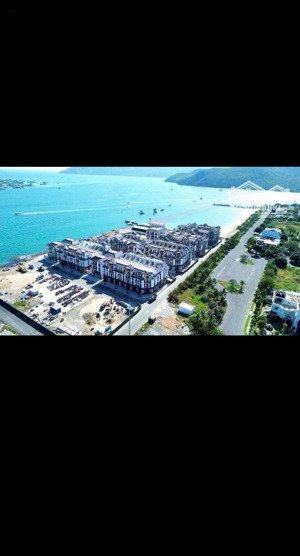 bán căn góc mặt tiền 2/4 phường vạn thạnh nha trang