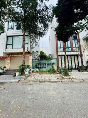 bán 75.4m2 đất gần vinhomes the harmony phù hợp xây toà văn phòng