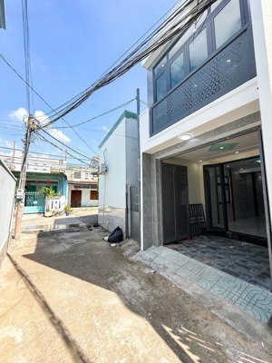 nhà lầu p. tân phong gần chợ phúc hải đường xe hơi. 