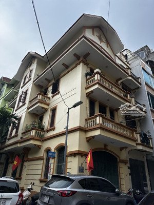 chính chủ bán nhà cầu giấy, lô góc, diện tích 72m, mặt tiền 5.5m, cách phố 20m, giá chào 17.6 tỷ