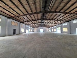 cho thuê kho đẹp tại linh trung , pccc tự động có dock cont, xe cont ra vào 24/24. 2000m/220tr