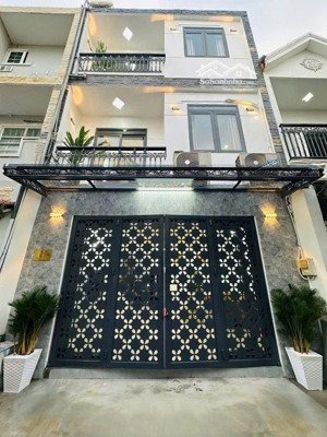 bán nhà huỳnh tấn phát nhà bè, ngang 5.5m dài 10, hẻm xe oto, chỉ hơn 5 tỷ ( còn thương lượng )