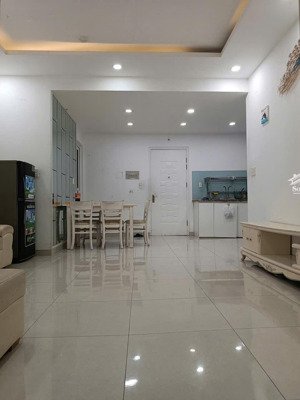 chung cư the useful, lạc long quân, tb: 2p ngủ, full nt, 9,5triệu