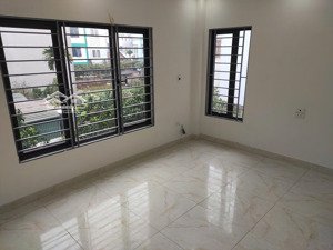 cho thuê nhà riêng cổ điển a, thanh trì, dt 37m, 4 tầng, 3pn, 3wc, đồ cơ bản, đang trống, 9 triệu