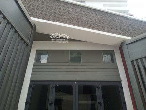 chủ cần bán nhà mới 3 tầng ql13 hbp. dt4. 02x14.5m+4pn+5wc . đất thổ cư giá tờ phát lý