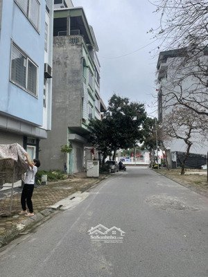 cần bán 40m2 đất tđc trâu quỳ, view vườn hoa giá nhỉnh 8 tỷ.