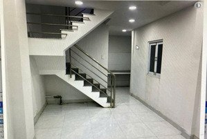 nhà 1 trệt 1 lầu, dt: 30m2 đường lê hồng phong, quận 10, 5.5 tỷ
