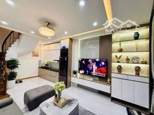 nhỉnh 8 tỷ trung tâm văn quán -cạnh tòa rainbow- nguyễn khuyến nhà đẹp 35m/5 tầng- ô tô đỗ cổng