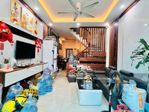 (nhỏ có võ)cầu diễn-hơn 7 tỷ - 36m2 - full nt - 5(+1)pn- 20m ra ô tô - vừa ở vừa cho thuê cực đỉnh