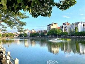 căn hộ dịch vụ duy nhất bồ đề. full đồ _ thang máy _ nội thất