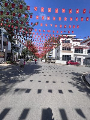 bán căn biệt thự mặt tiền 15m vị trí đẹp giá đầu tư