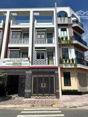 nhà hoàn công 4 tấm 68m gần làng đại học quốc gia tp.hcm đường nhựa 16m giá tốt 5,95 tỷ