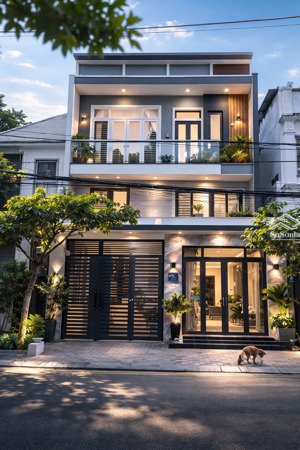 nhà 3 tầng trung tâm bình tân ngang 8.16m hiếm có sổ vuông a4 mặt tiền nhựa 12m chỉ 105 triệu/m2
