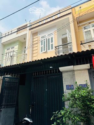 bán nhà liên khu 4-5, p. bình tân, 60m2, 1 lầu , 1 sân thượng, 2pn , hẻm ô tô , 4tỷ890 tl