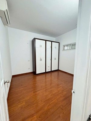 chính chủ - 83.4m2 - 3 ngủ - nội thất cơ bản - cc bê tông - chỉ 2.5 tỷ