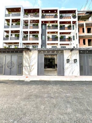 hiếm! dãy nhà xây mới 4 căn liền kề 1/ tl37, dt: 5x18, oto trong nhà.