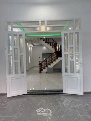 nhà đẹp ở thạnh xuân 39,hẻm rộng 7m,dt 4,5x15m,xd 2pn-3wc, giếng trời ,p thờ.giá 4,5tỷ