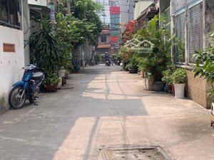 bán nhà 1/ trường chinh, 4x17m, 4 tầng, hẻm ô tô né, chỉ 6.5 tỷ, quận 12