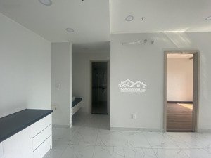 chính chủ cần tiền bán nhanh căn hộ 1pn charm city sẵn sổ hồng