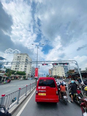 mặt tiền dương quảng hàm có hầm 56m2 16,7 tỷ cho thuê 40tr/th