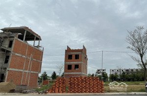 nền ngang 6m hướng nam thoáng mát không bị chắn view, gần cổng vào và tiện ích.