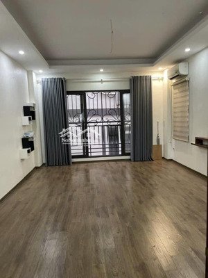 cho thuê nhà nguyên hồng, láng hạ, đống đa 4 tầng, 5 pn,3wc, ngõ ô tô kinh doanh dc, có thể chdv,