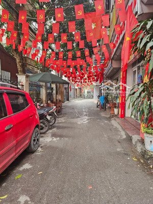 bán nhà riêng tại lạc long quân, 14,3 tỷ, 41m2, mặt tiền 4.8m 5 tầng full nội thất ngõ thông oto