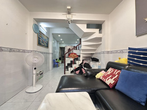 võ văn tần quận 3 nhà 5 tầng -36m2 giá 7,5 tỷ,hẻm 3 gác.