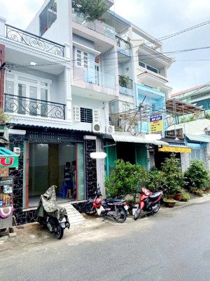 mặt tiền kd ngay chợ và trường học đg phùng tá chu tên lửa 5.98 tỷ