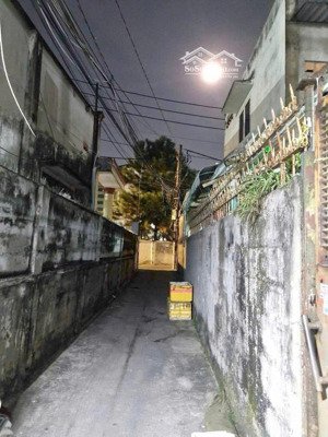 bán nhà trệt lửng linh trung gần ngã 4 thủ đức